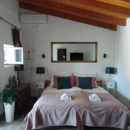 The Golden Well Apartment Rovinj Room photo