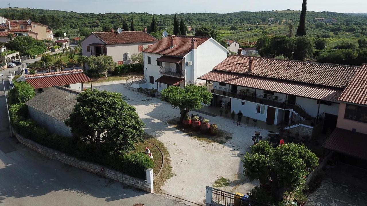 The Golden Well Apartment Rovinj Exterior photo