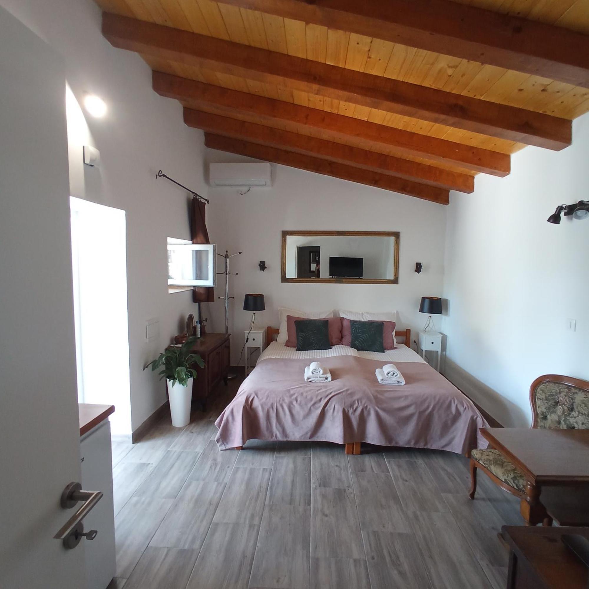 The Golden Well Apartment Rovinj Room photo