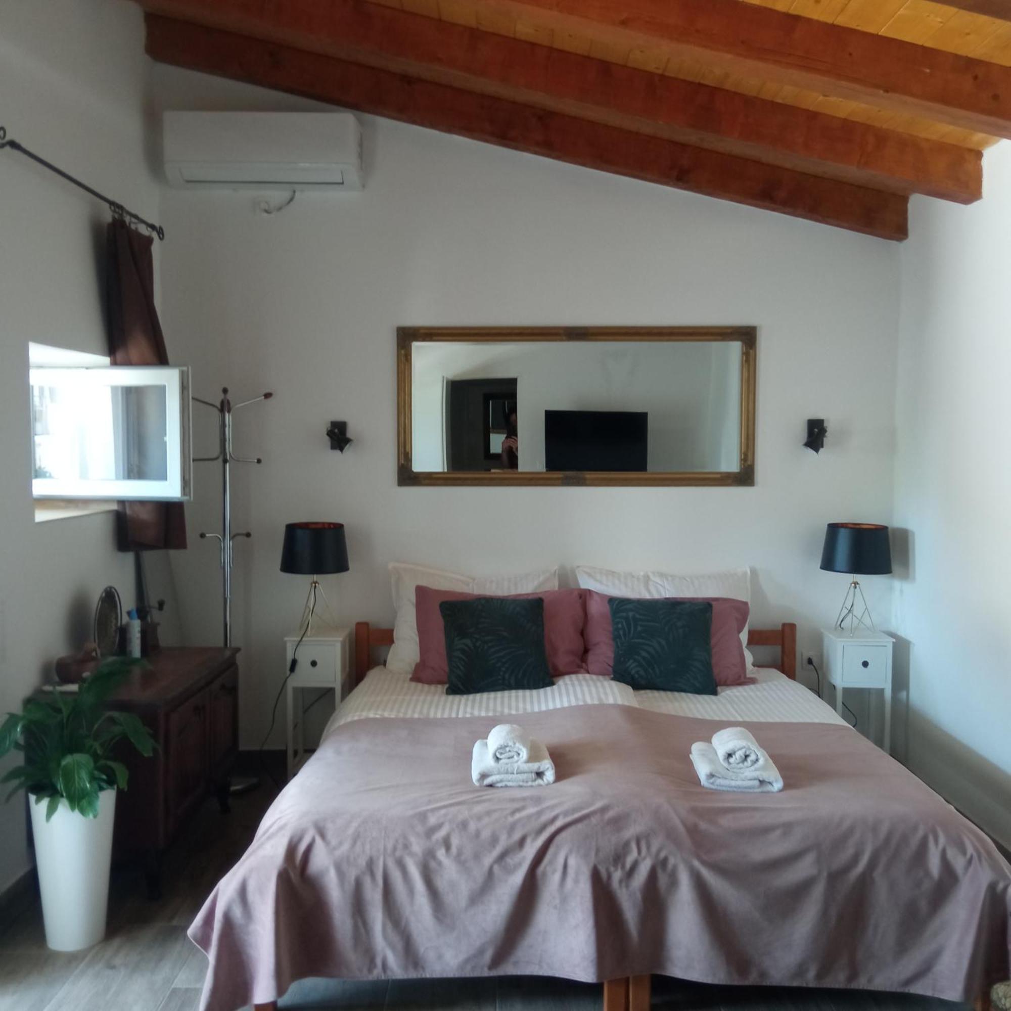 The Golden Well Apartment Rovinj Room photo
