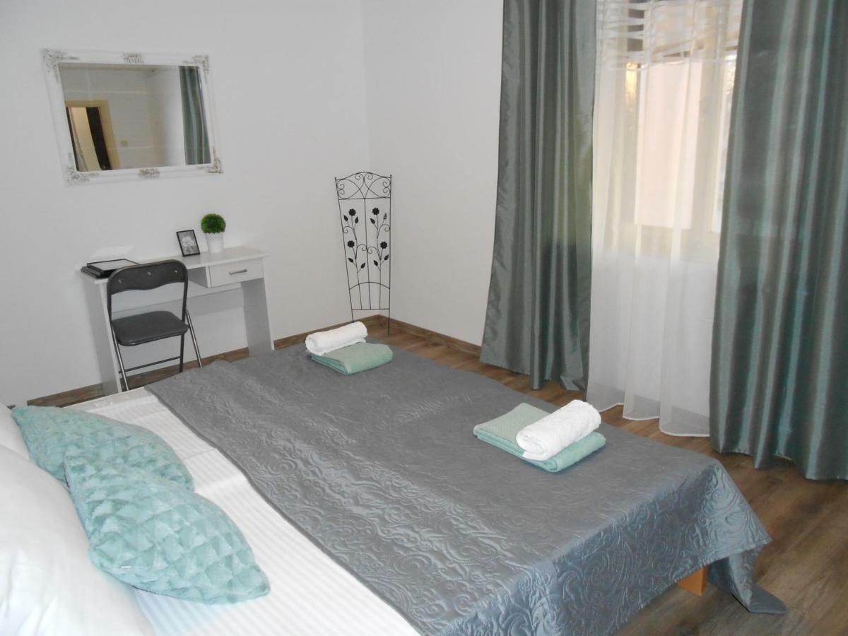 The Golden Well Apartment Rovinj Exterior photo