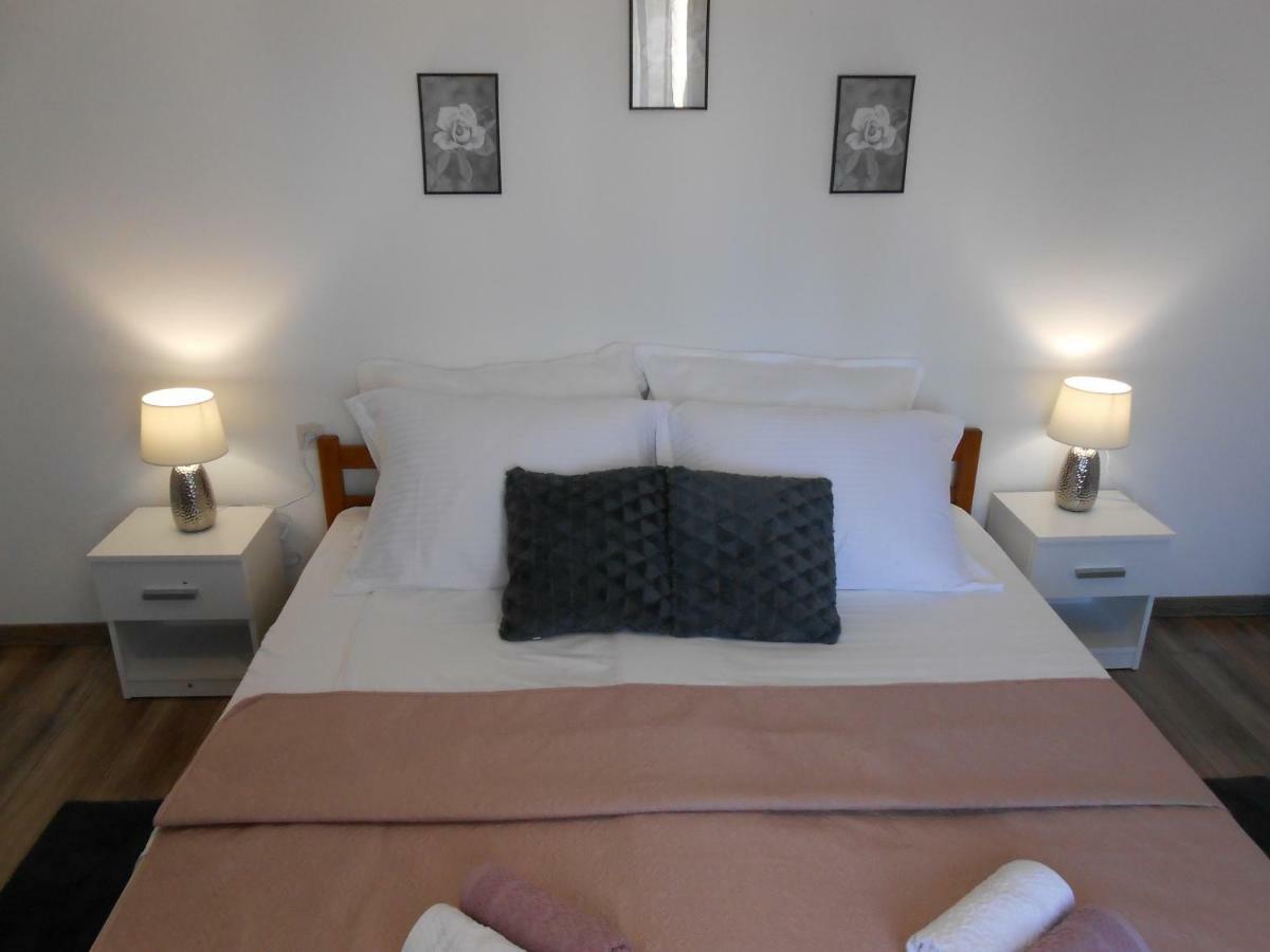 The Golden Well Apartment Rovinj Exterior photo
