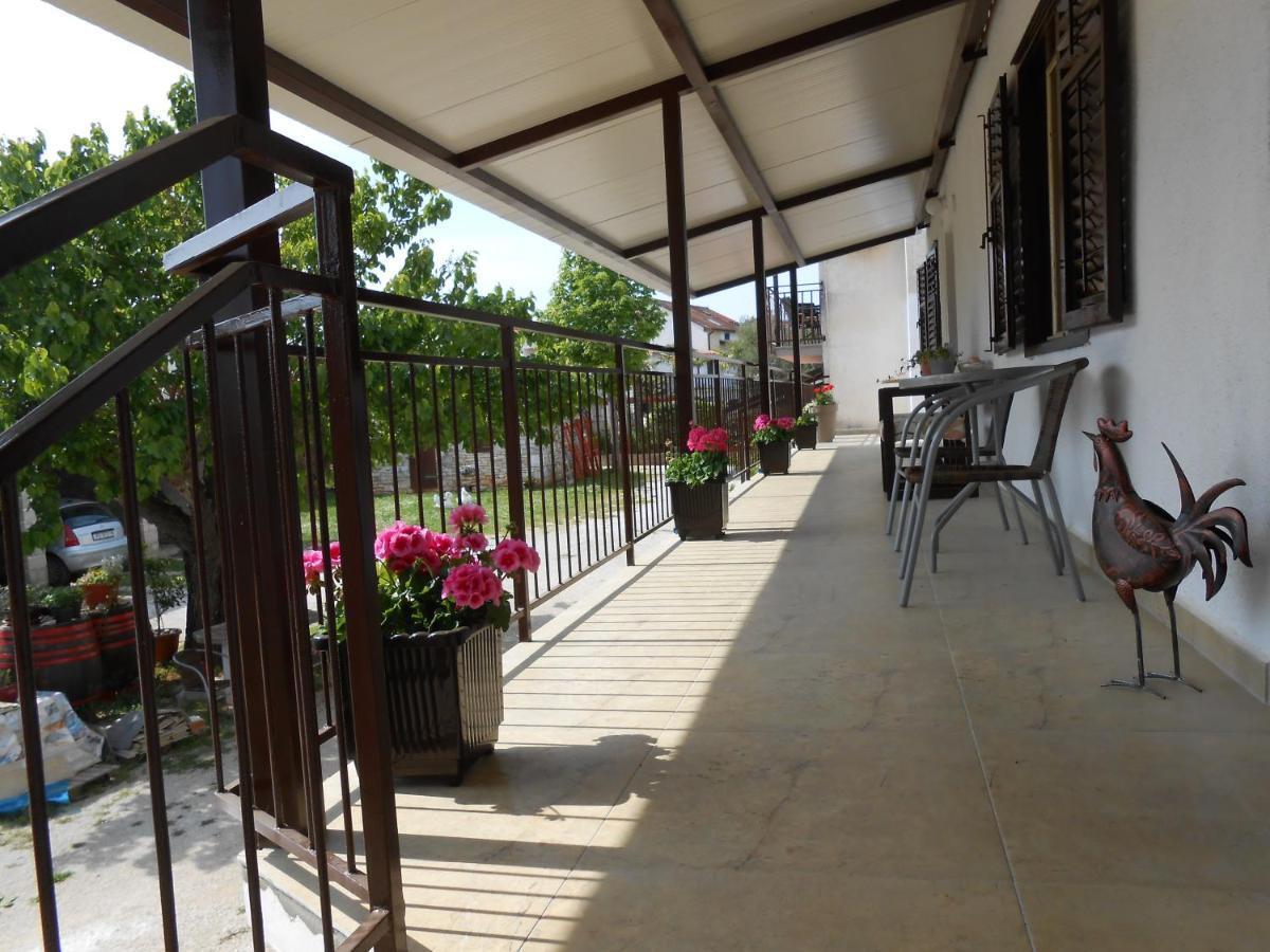 The Golden Well Apartment Rovinj Exterior photo